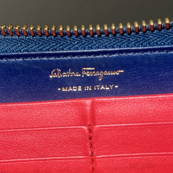 Salvatore Ferragamo Vara Bow Zip Continental Wallet - Picture 5 of 6